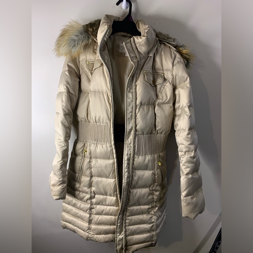 Women’s Small Laundry by Shelli Segal quilted puffer coat, faux fur hood trim